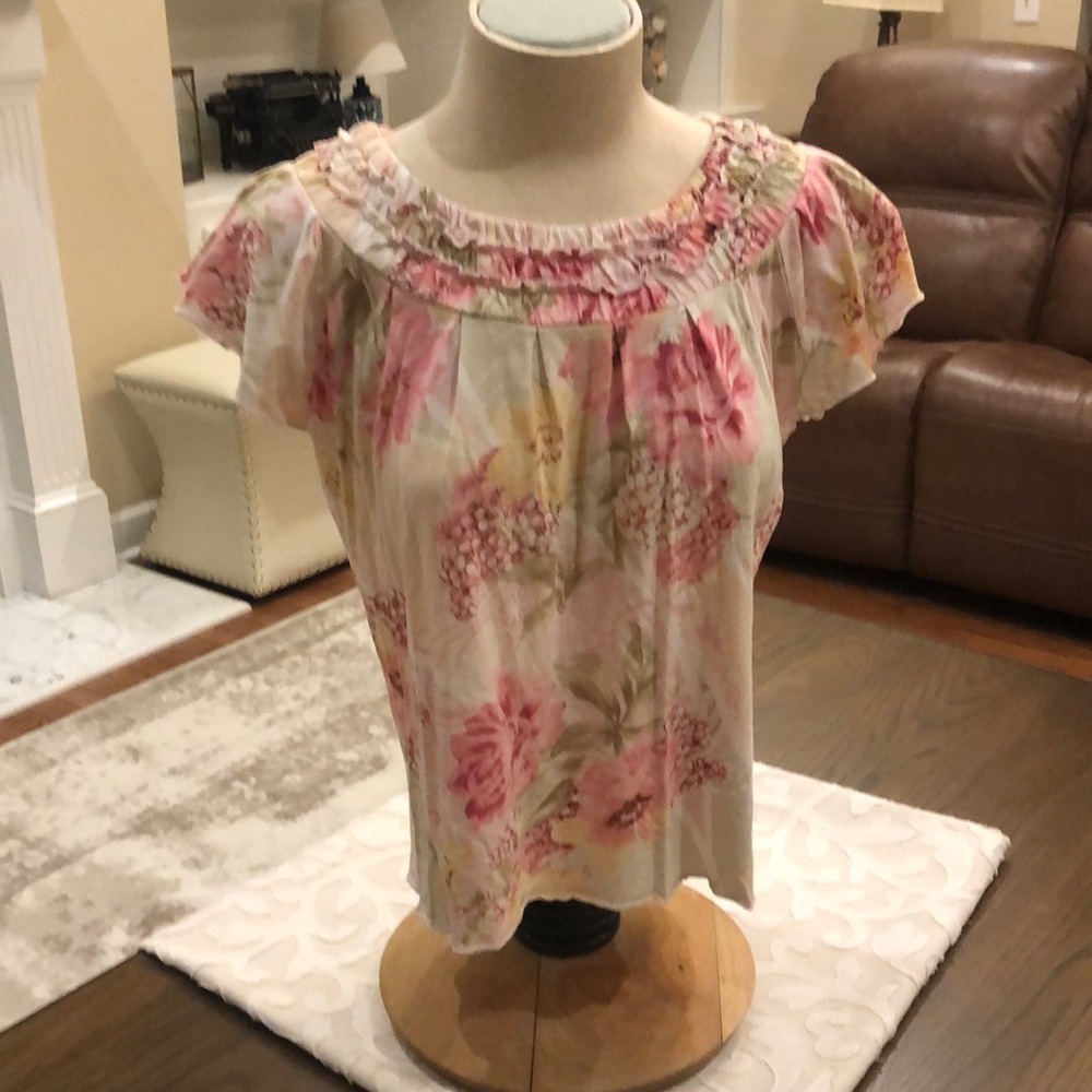 Cotton floral top; no flaws, stains.